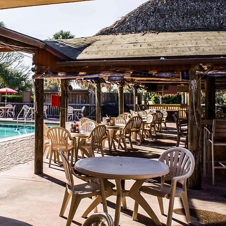 Quality Inn And Suites Golf Resort Naples Exterior photo