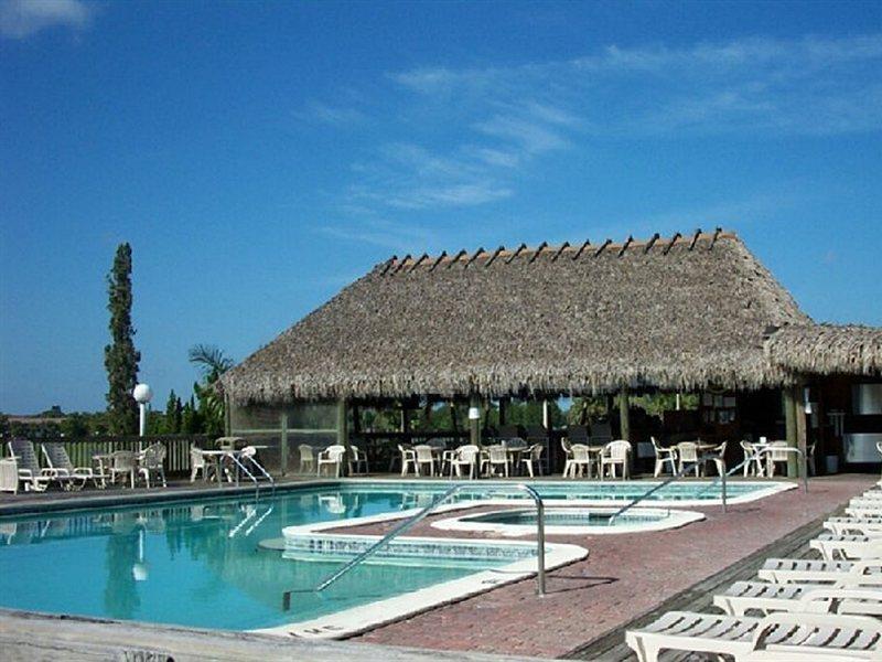 Quality Inn And Suites Golf Resort Naples Exterior photo