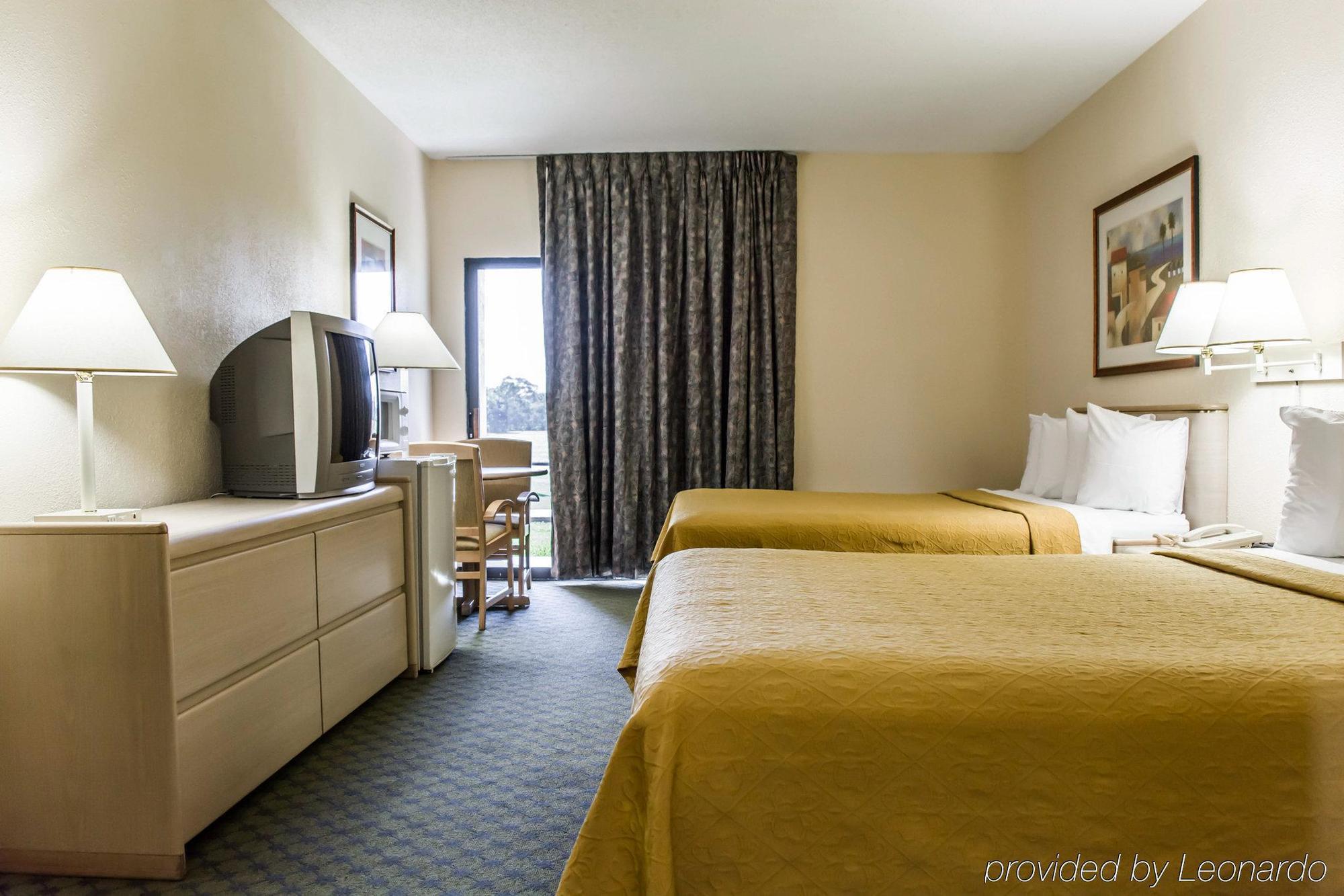 Quality Inn And Suites Golf Resort Naples Exterior photo