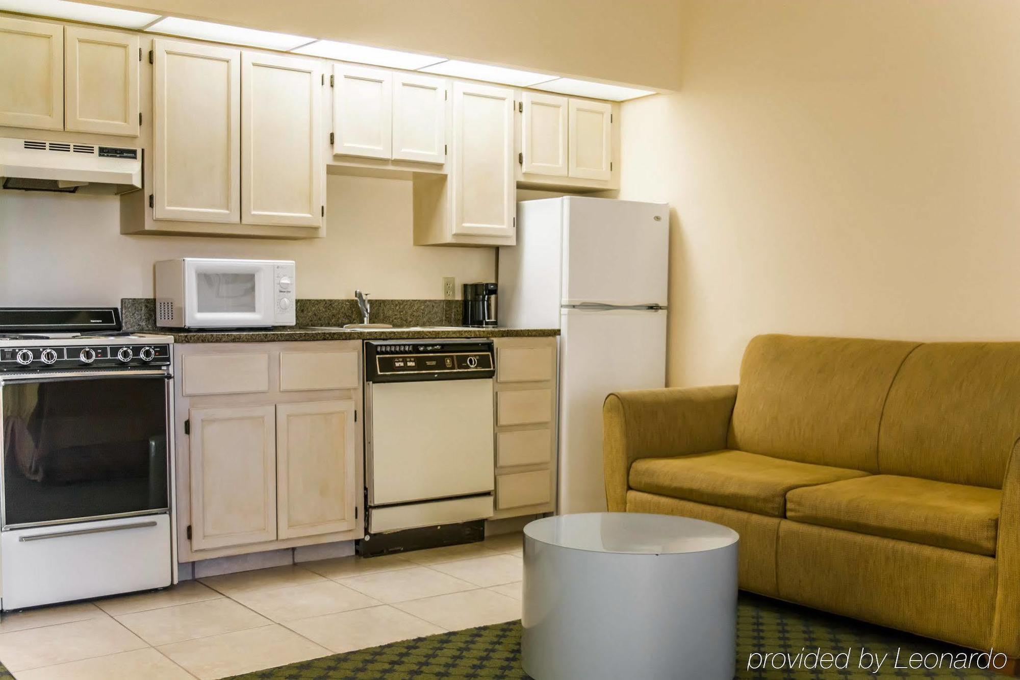 Quality Inn And Suites Golf Resort Naples Exterior photo