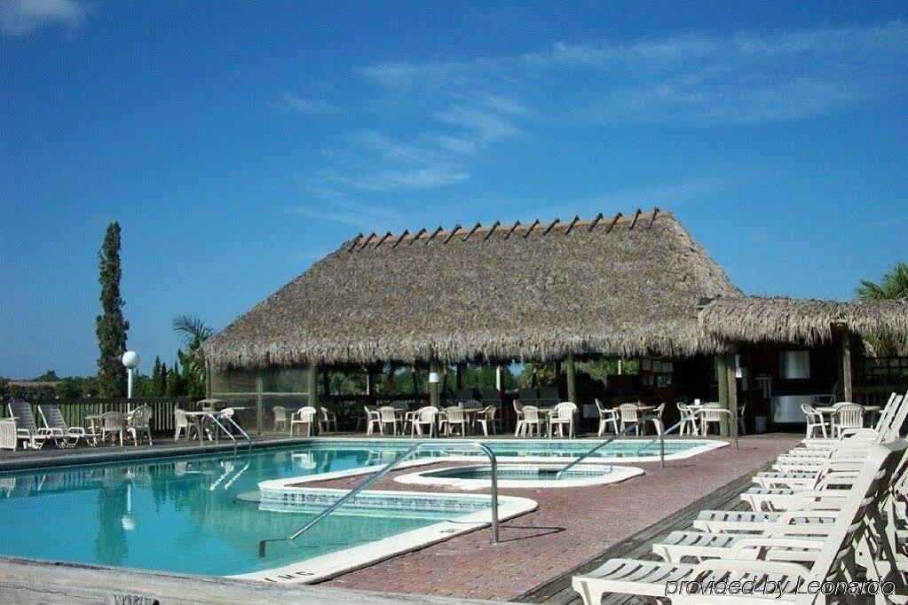 Quality Inn And Suites Golf Resort Naples Facilities photo
